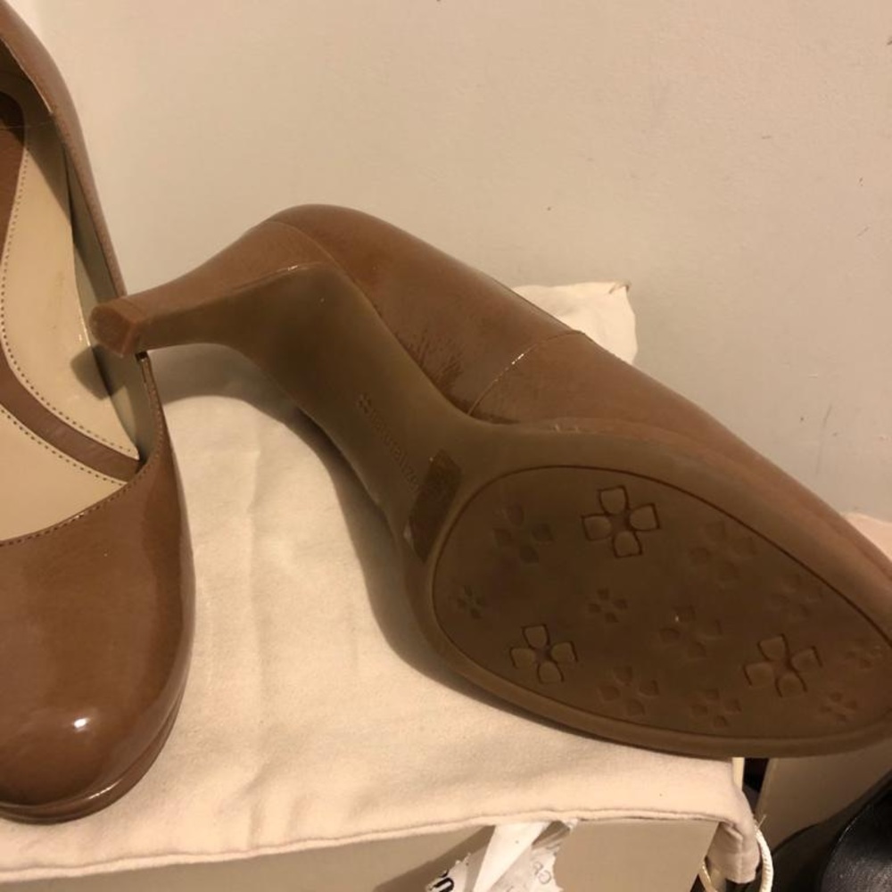 Naturalizer Pumps - Picture 2 of 4
